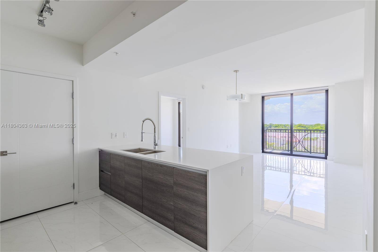 Coral Gables, FL 33146,301 Altara Ave #519