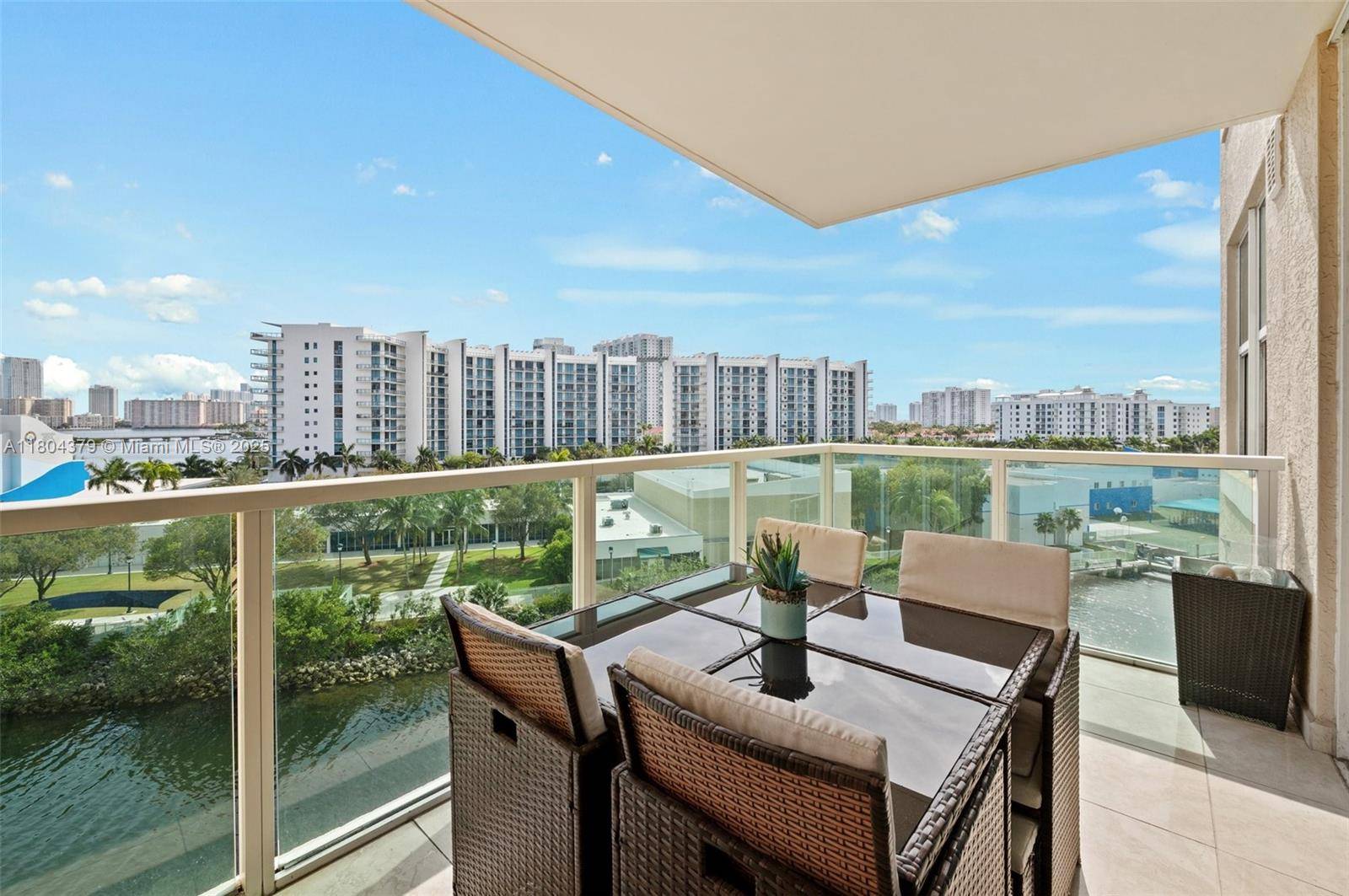 Aventura, FL 33180,3330 NE 190th St #717