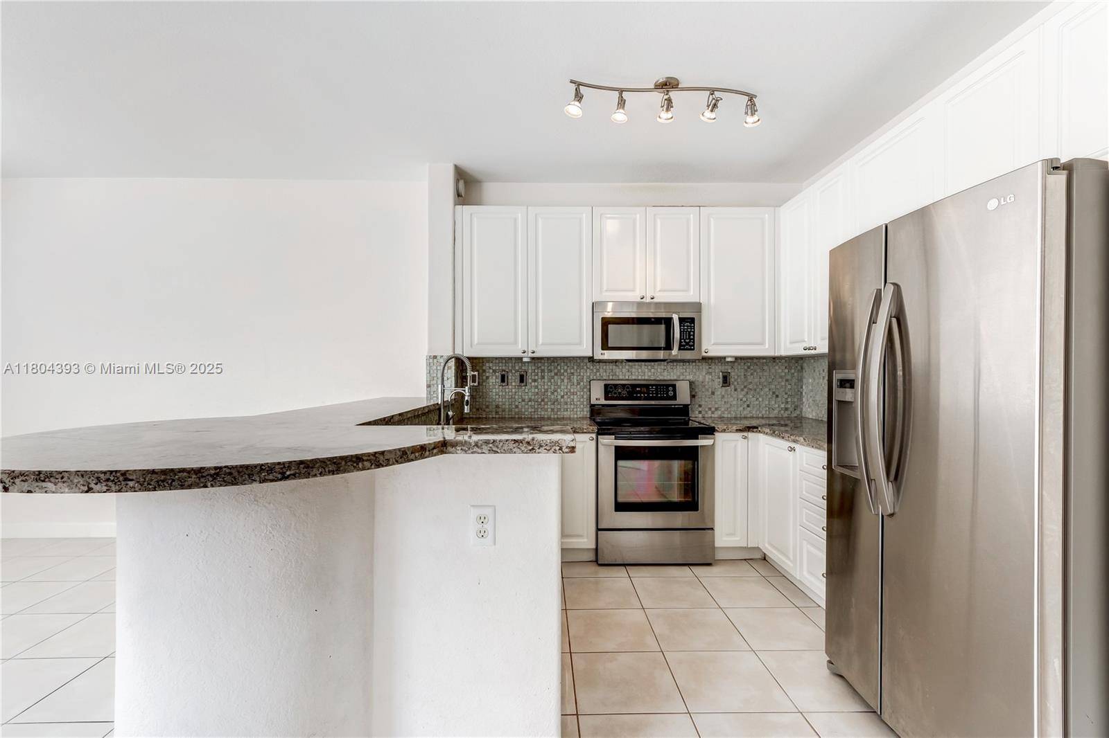 Doral, FL 33178,5549 NW 113th Ct