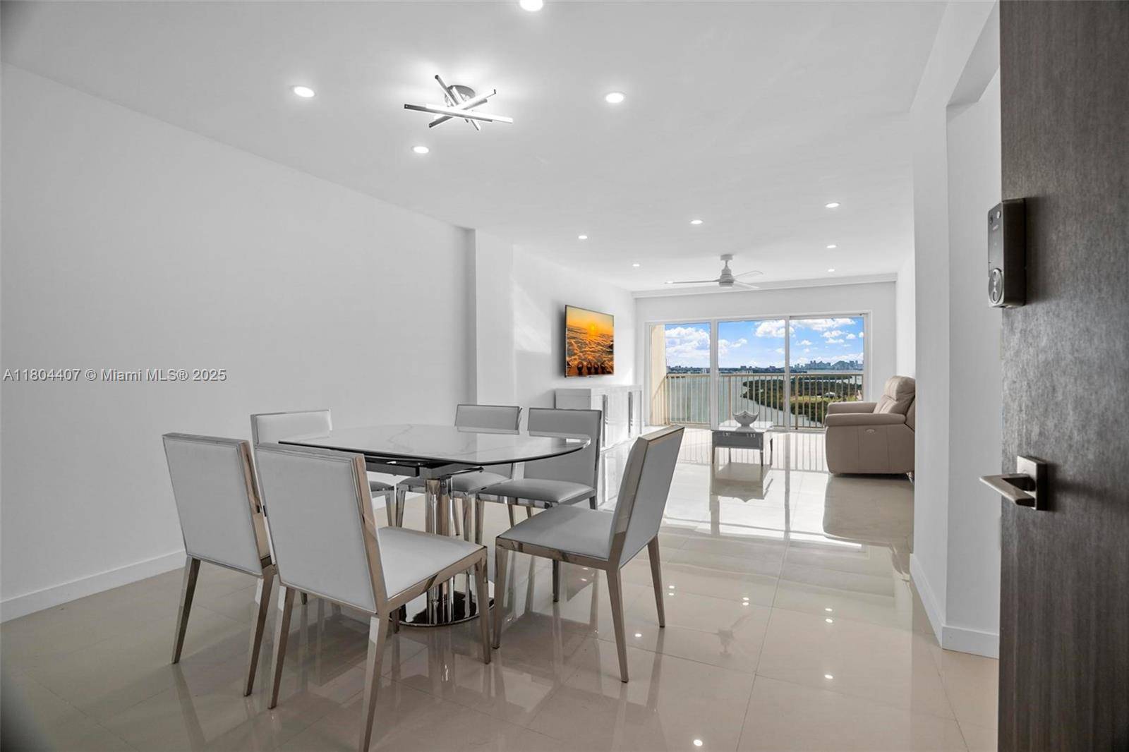 Sunny Isles Beach, FL 33160,300 Bayview Dr #2108