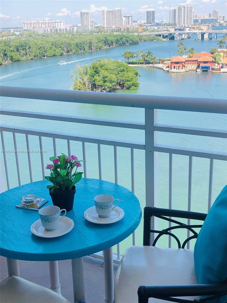 Sunny Isles Beach, FL 33160,400 Kings Point Dr #1112