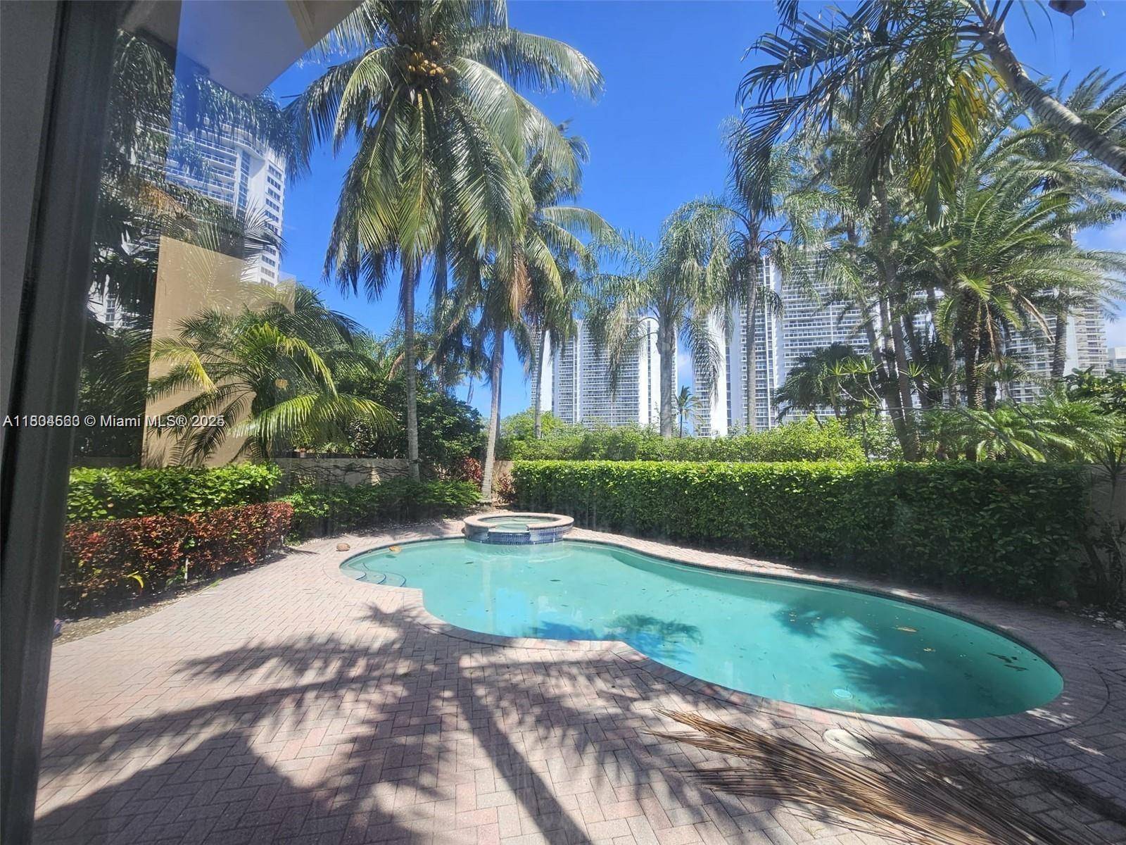 Aventura, FL 33180,3772 NE 207th Ter #0