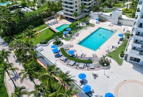Miami Beach, FL 33139,100 Lincoln Rd #614