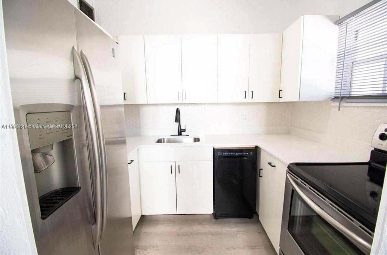 Coral Gables, FL 33134,3306 S Le Jeune Rd #3306
