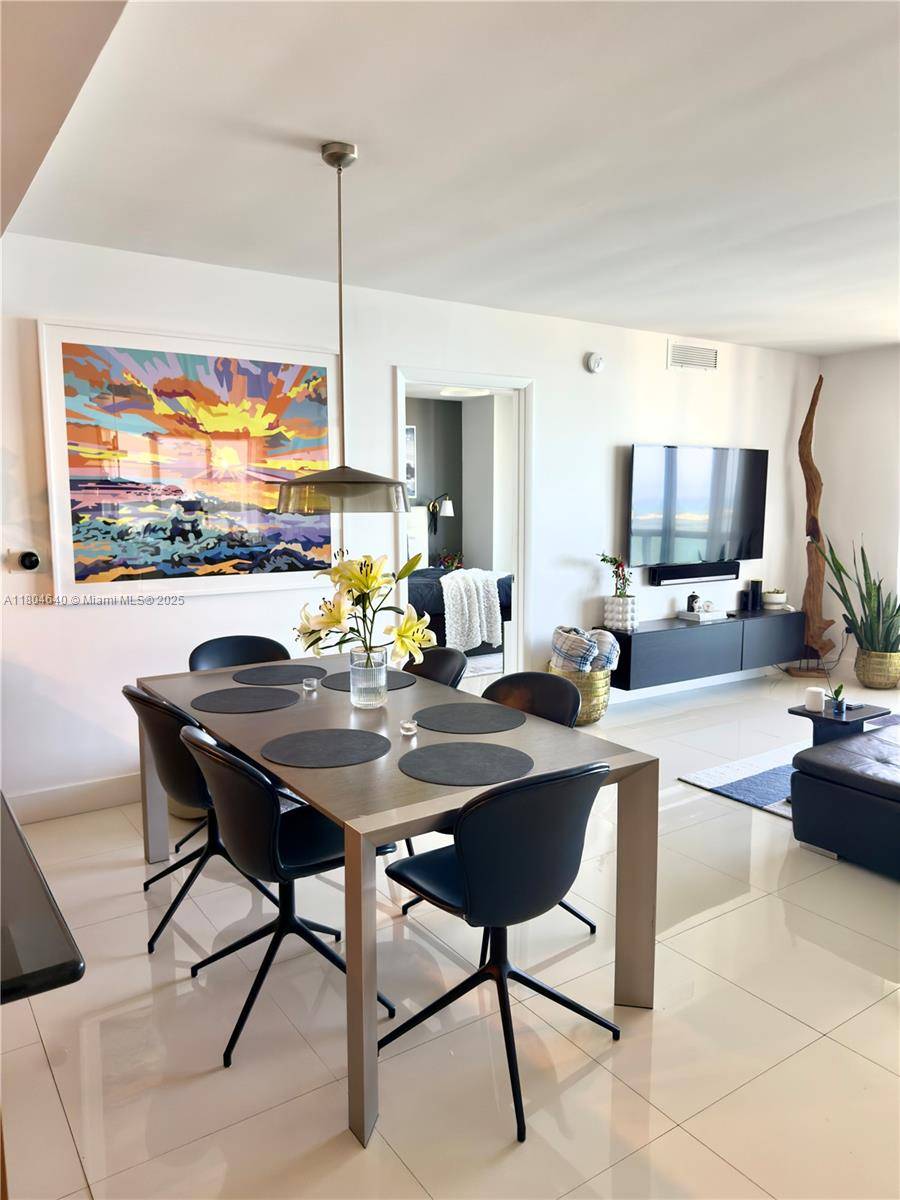 Miami, FL 33132,50 Biscayne Blvd #4810