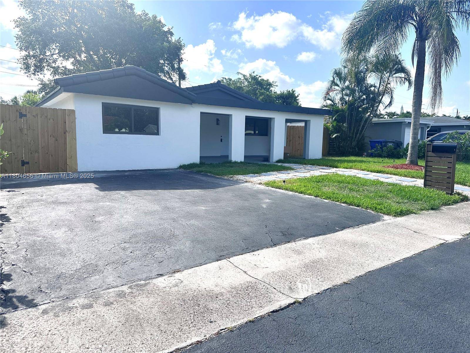 Hollywood, FL 33021,2421 N 56th Ter