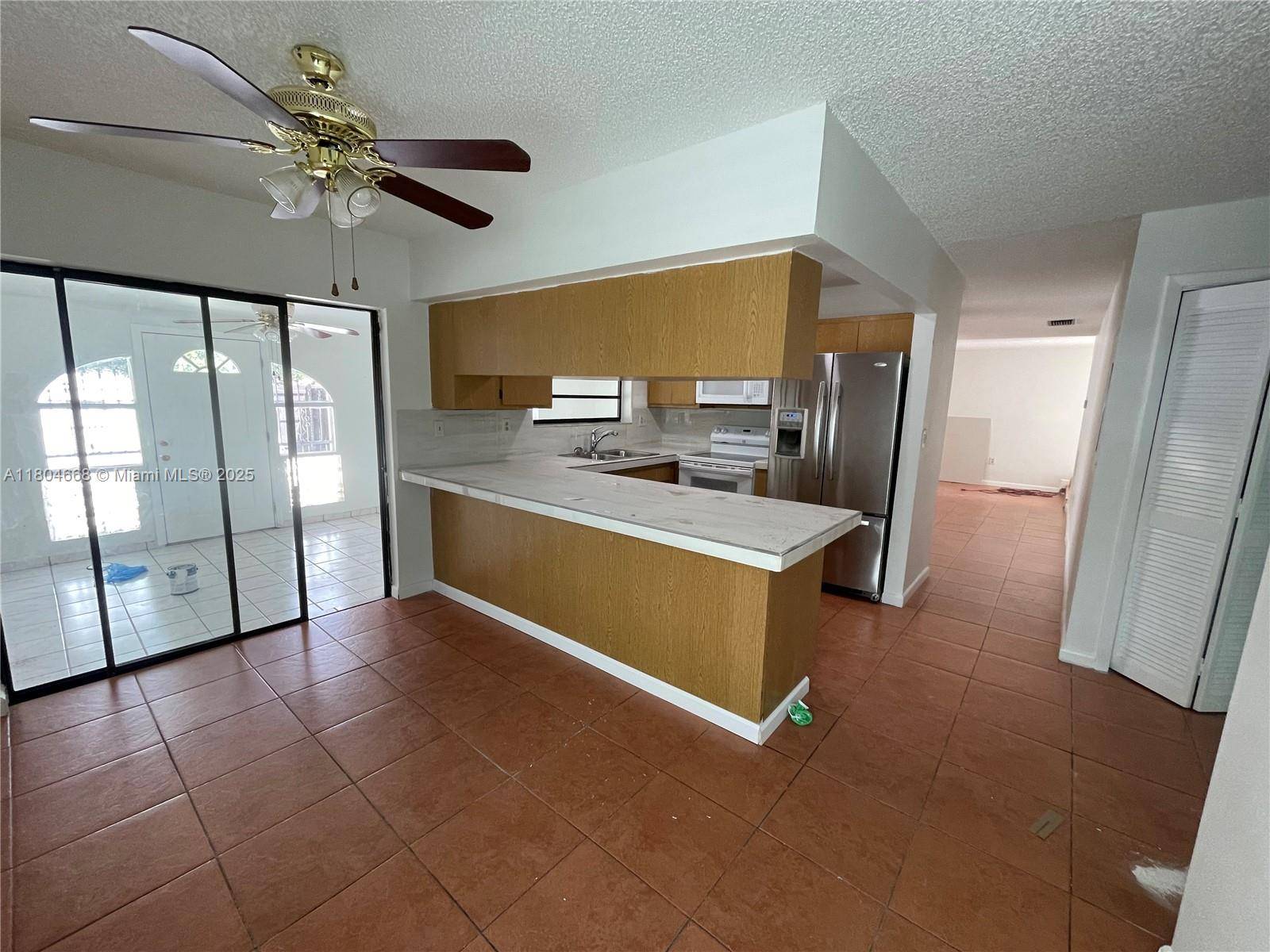 Miami, FL 33165,3301 SW 114th Ct #0