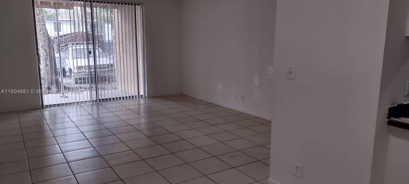 Sunrise, FL 33351,4009 N University Dr #106