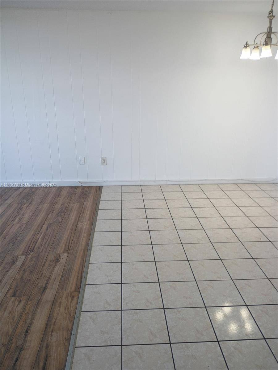 North Miami Beach, FL 33162,2075 NE 164th St #804