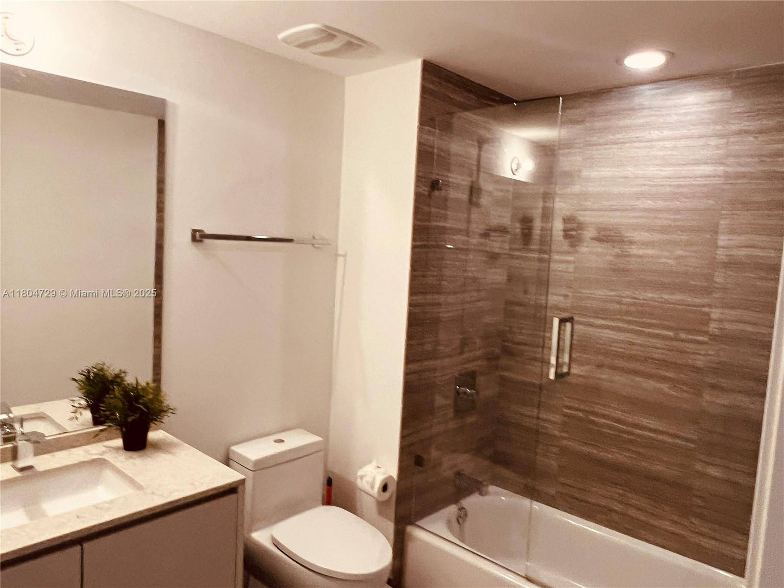 Miami, FL 33131,1010 Brickell Ave #2710