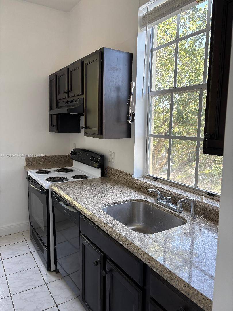 Coral Gables, FL 33133,111 Edgewater Dr #3B