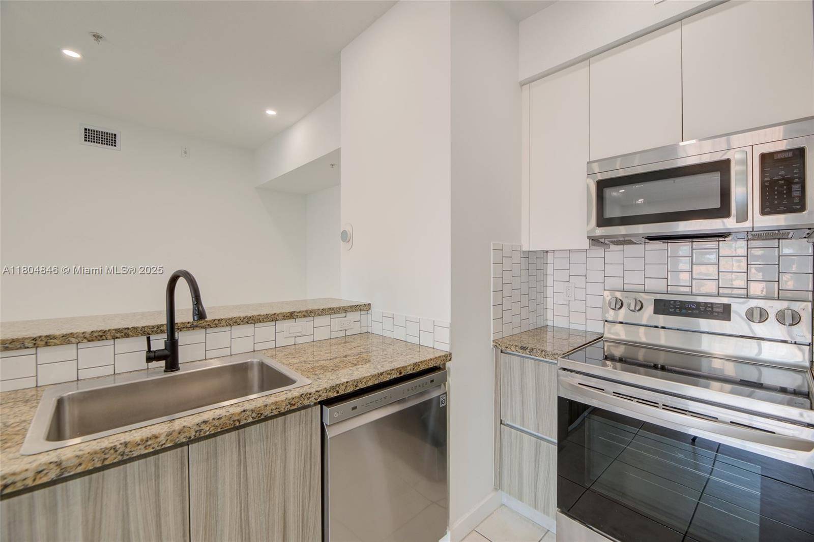 Doral, FL 33178,7330 NW 114th Ave #304-5