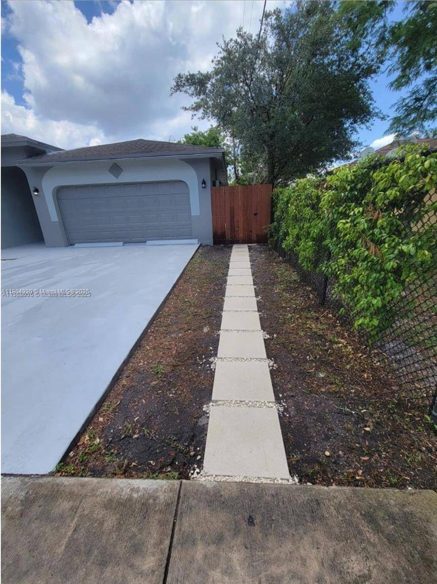 Miami, FL 33167,1621 NW 118th St #1