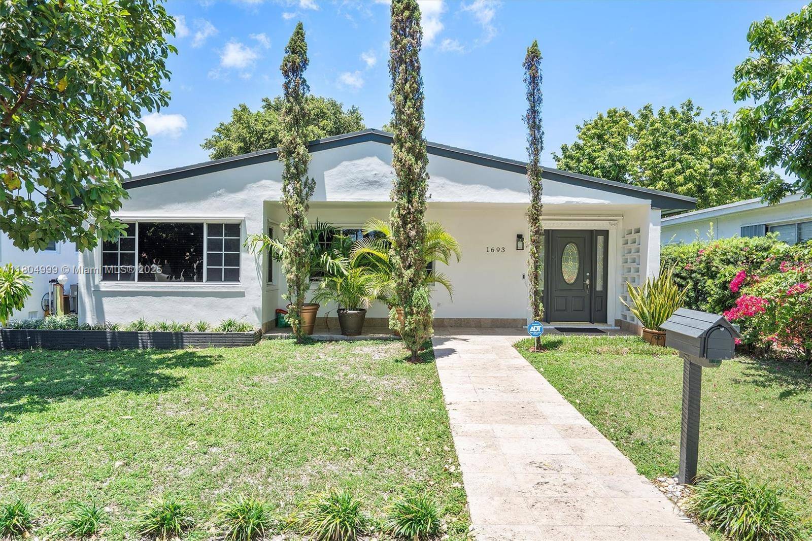 North Miami Beach, FL 33162,1693 NE 171st St