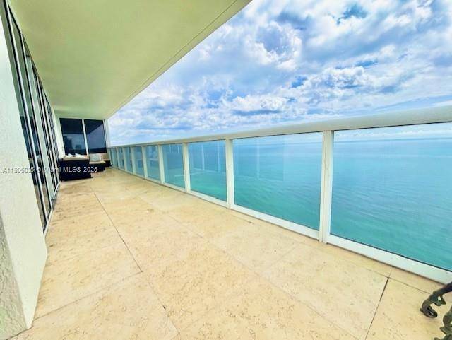 Hallandale Beach, FL 33009,1830 S Ocean Dr #3702