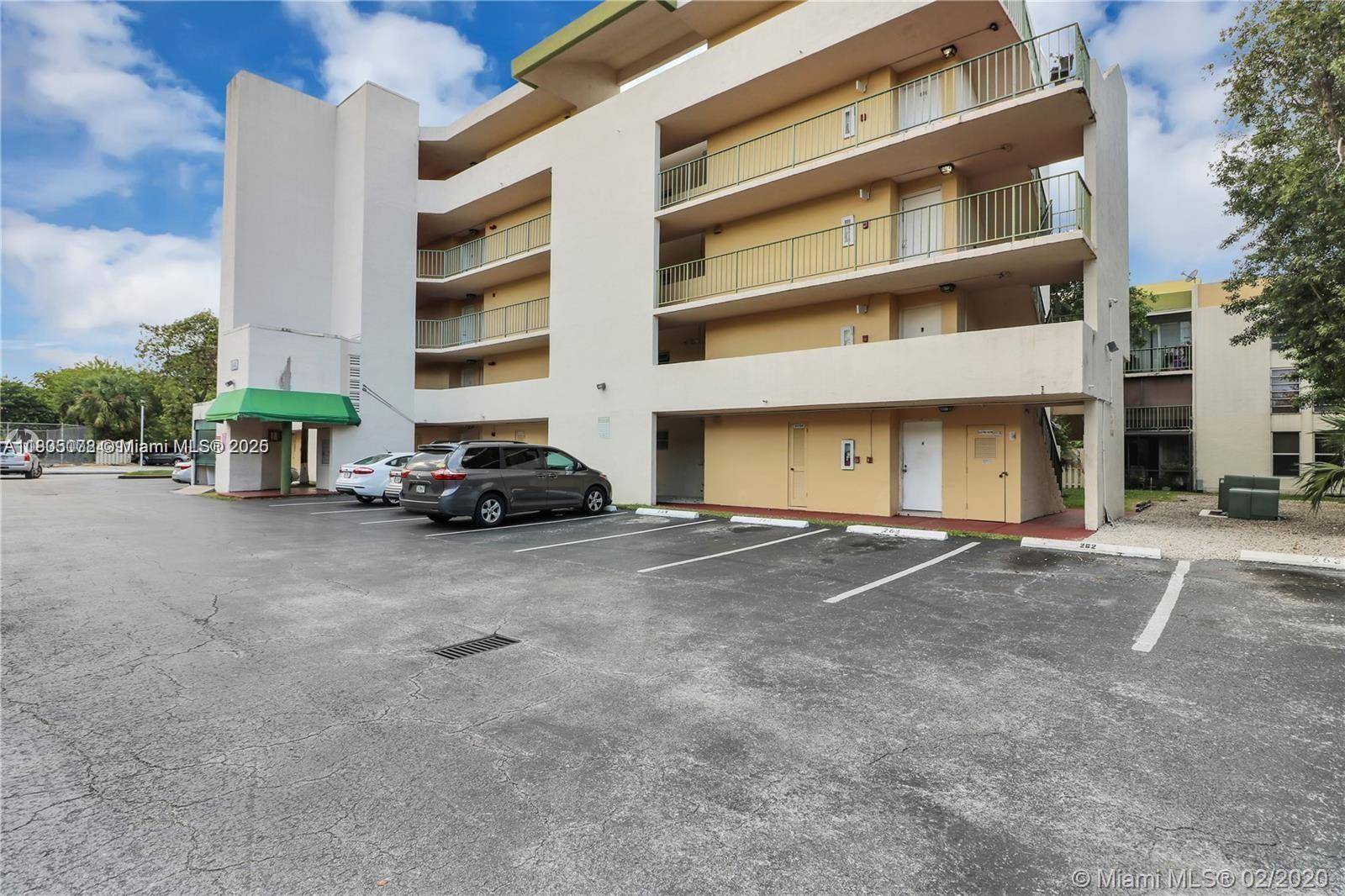 Miami, FL 33172,8840 Fontainebleau Blvd #304