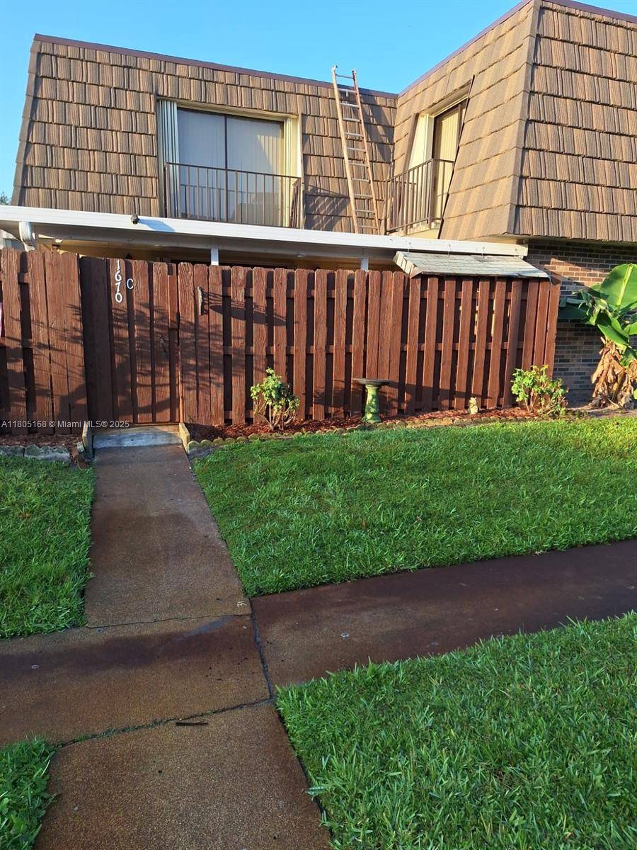 West Palm Beach, FL 33406,1670 Forest Lakes Cir #C