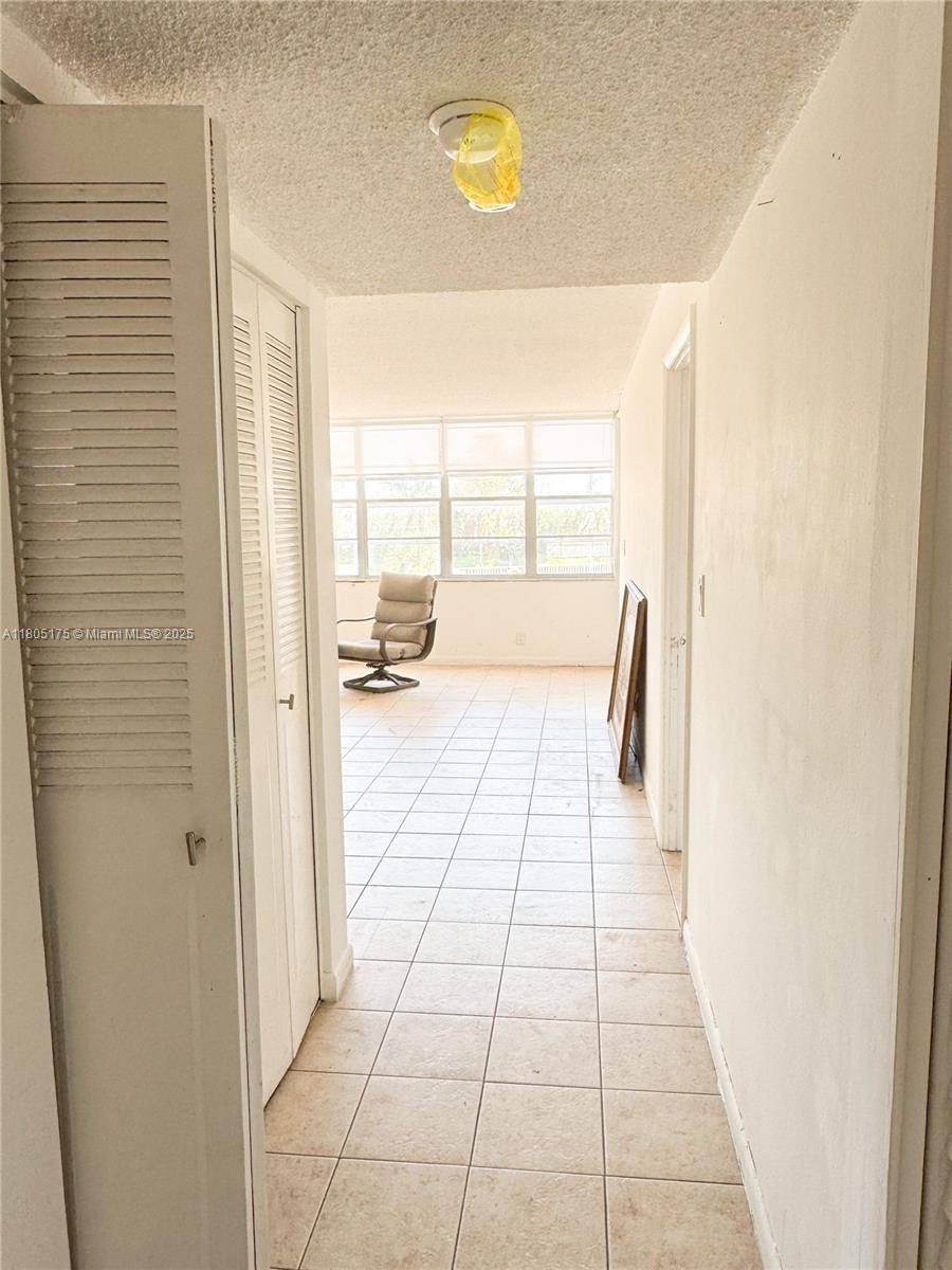 North Miami Beach, FL 33162,2025 NE 164th St #206