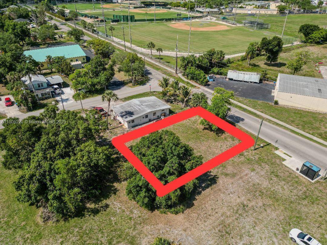 Fort Myers, FL 33916,933 Veronica Shoemaker