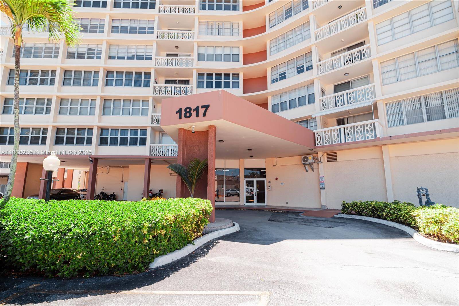Hallandale Beach, FL 33009,1817 S Ocean Drive #0918