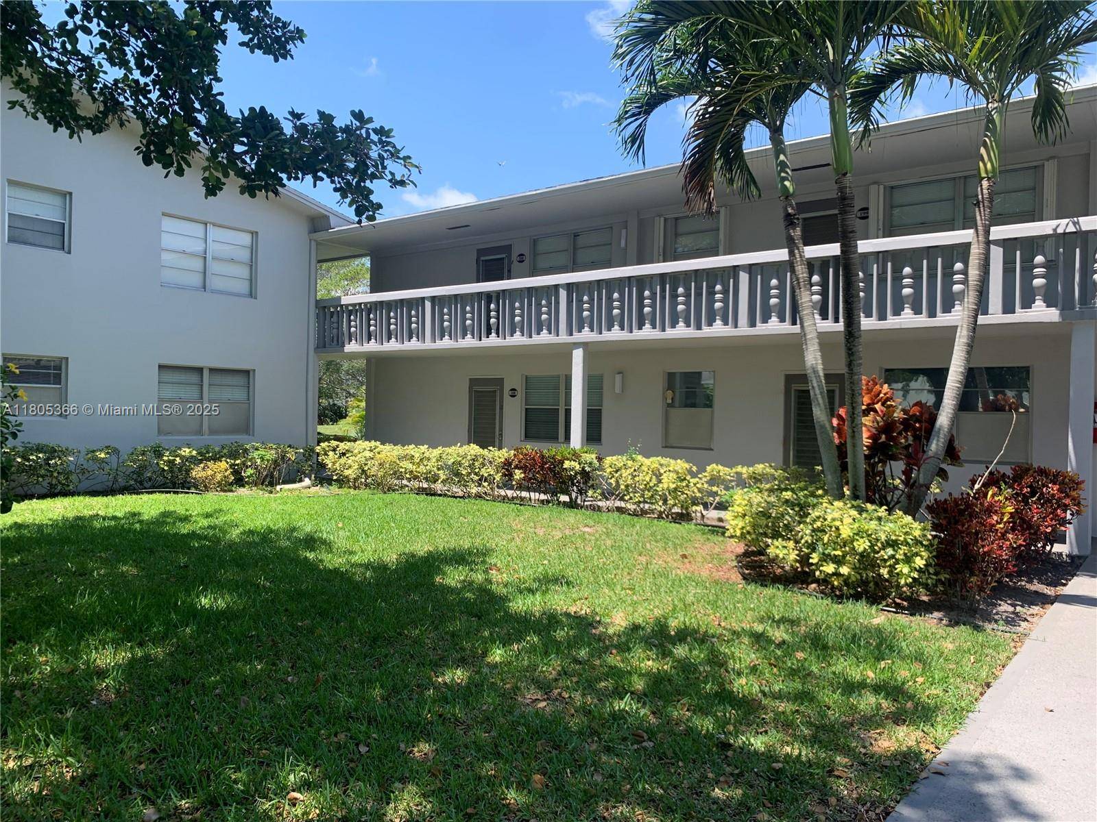 Deerfield Beach, FL 33442,189 Oakridge M #189