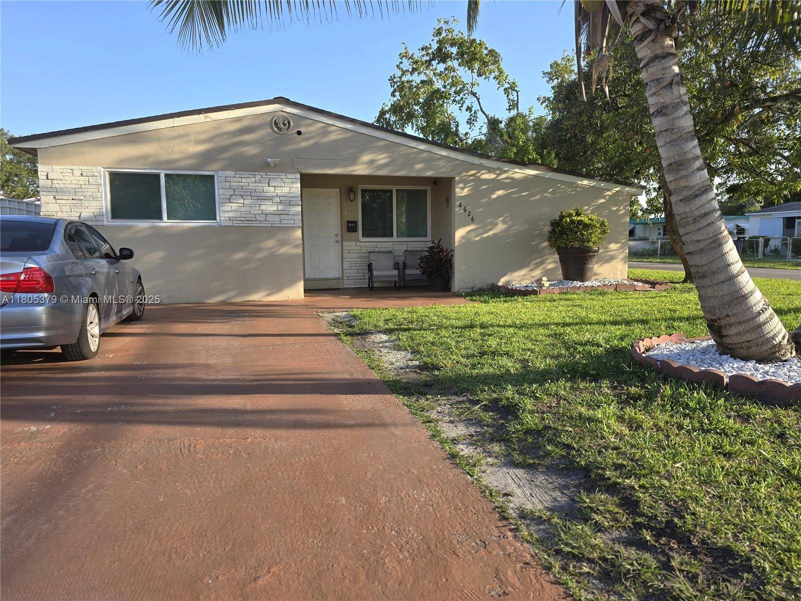 Pembroke Pines, FL 33023,6626 SW 1st Ct