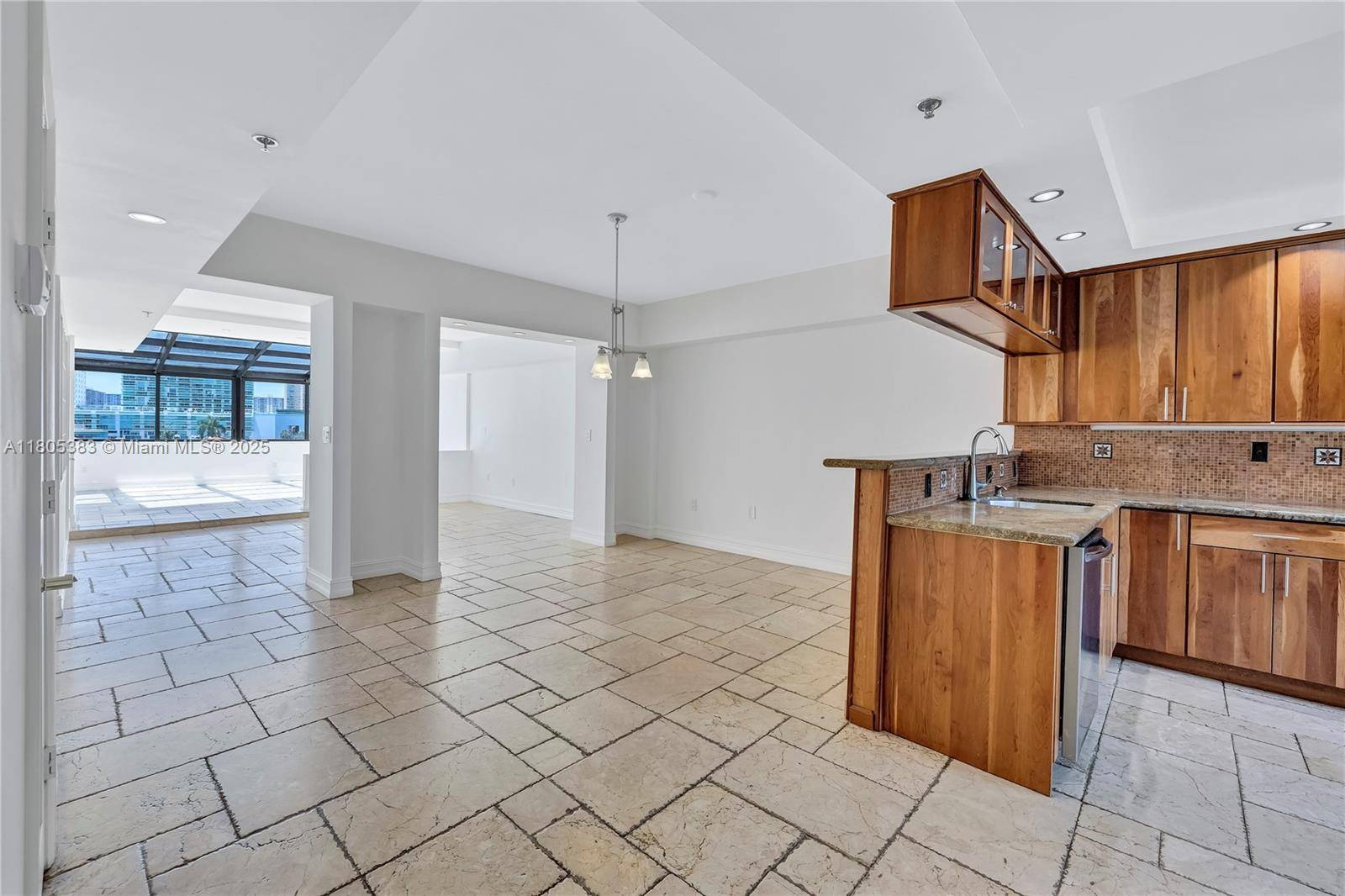 Sunny Isles Beach, FL 33160,401 Poinciana Dr #1225