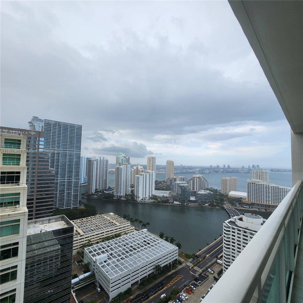 Miami, FL 33131,950 Brickell Bay Dr #3504