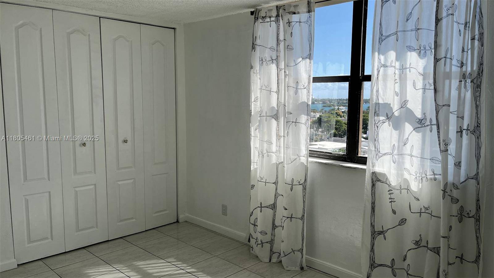 North Miami, FL 33181,2450 NE 135th St #805