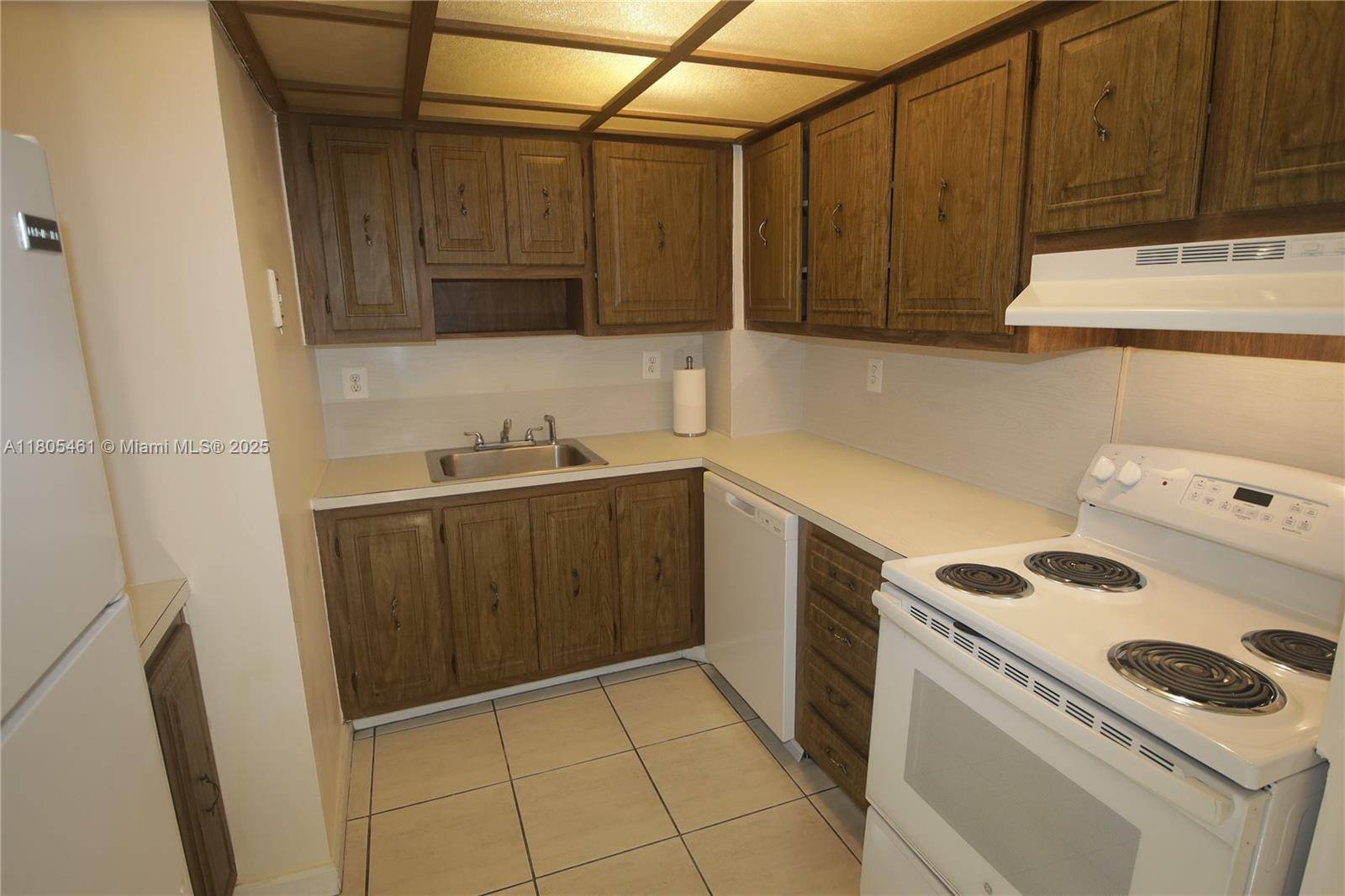 North Miami, FL 33181,2450 NE 135th St #805