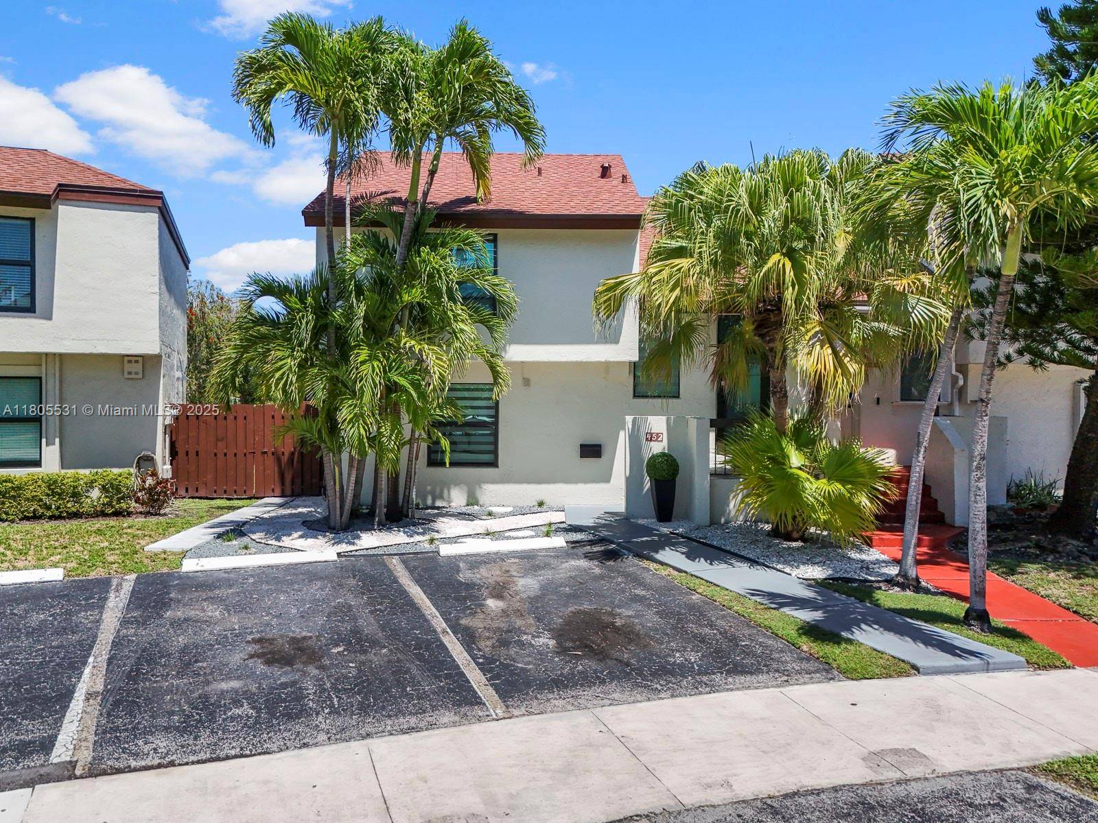 Miami, FL 33172,452 NW 97th Pl #452