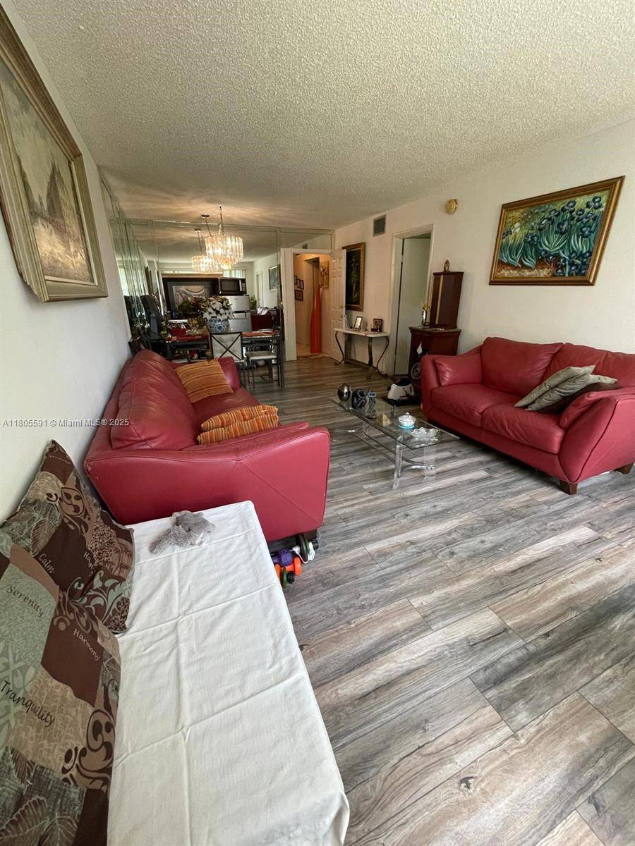 Plantation, FL 33313,7400 NW 17th St #209