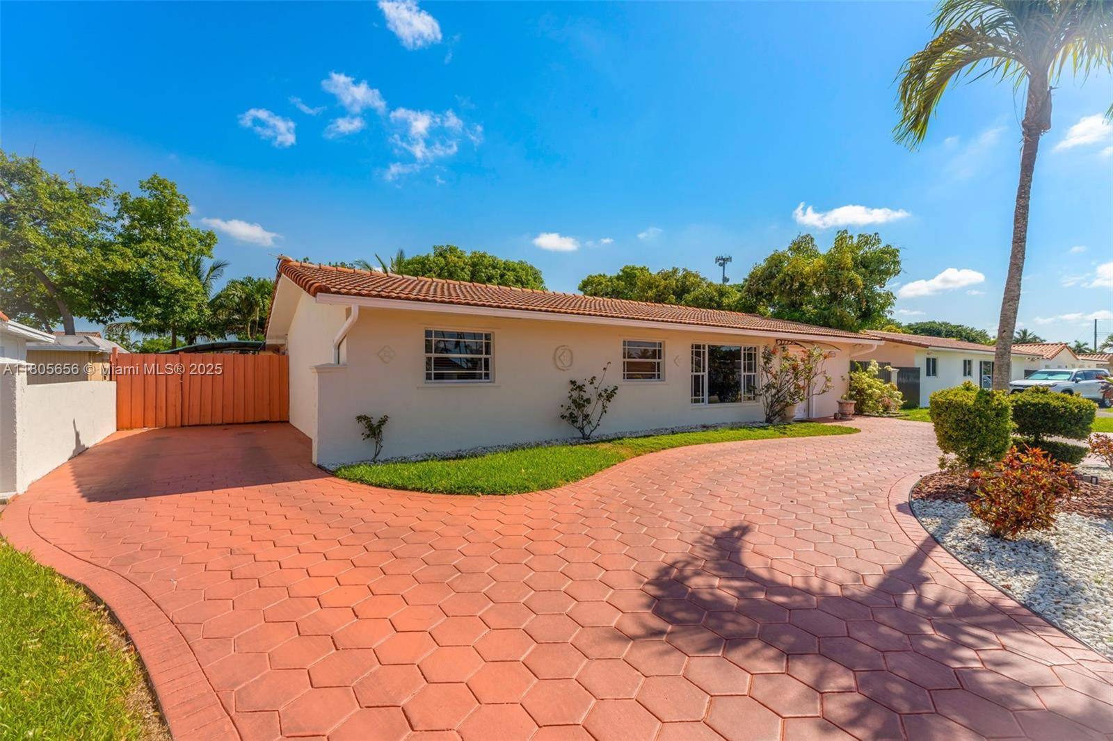 Miami, FL 33165,9875 SW 26th Ter