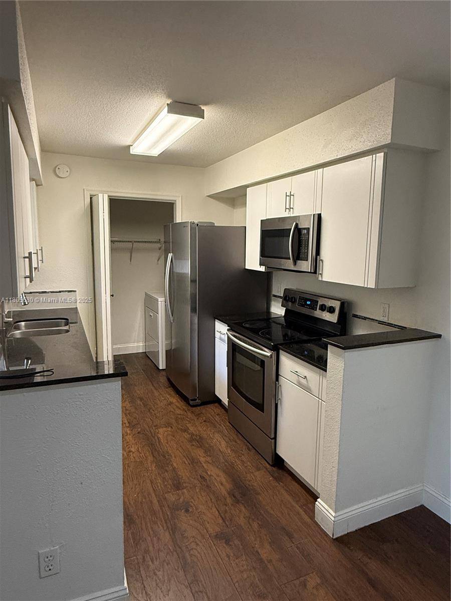 Coral Springs, FL 33071,833 Riverside Dr #834