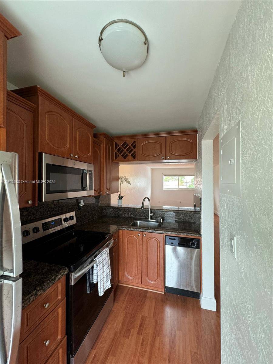 Coral Gables, FL 33134,427 Santander Ave #405