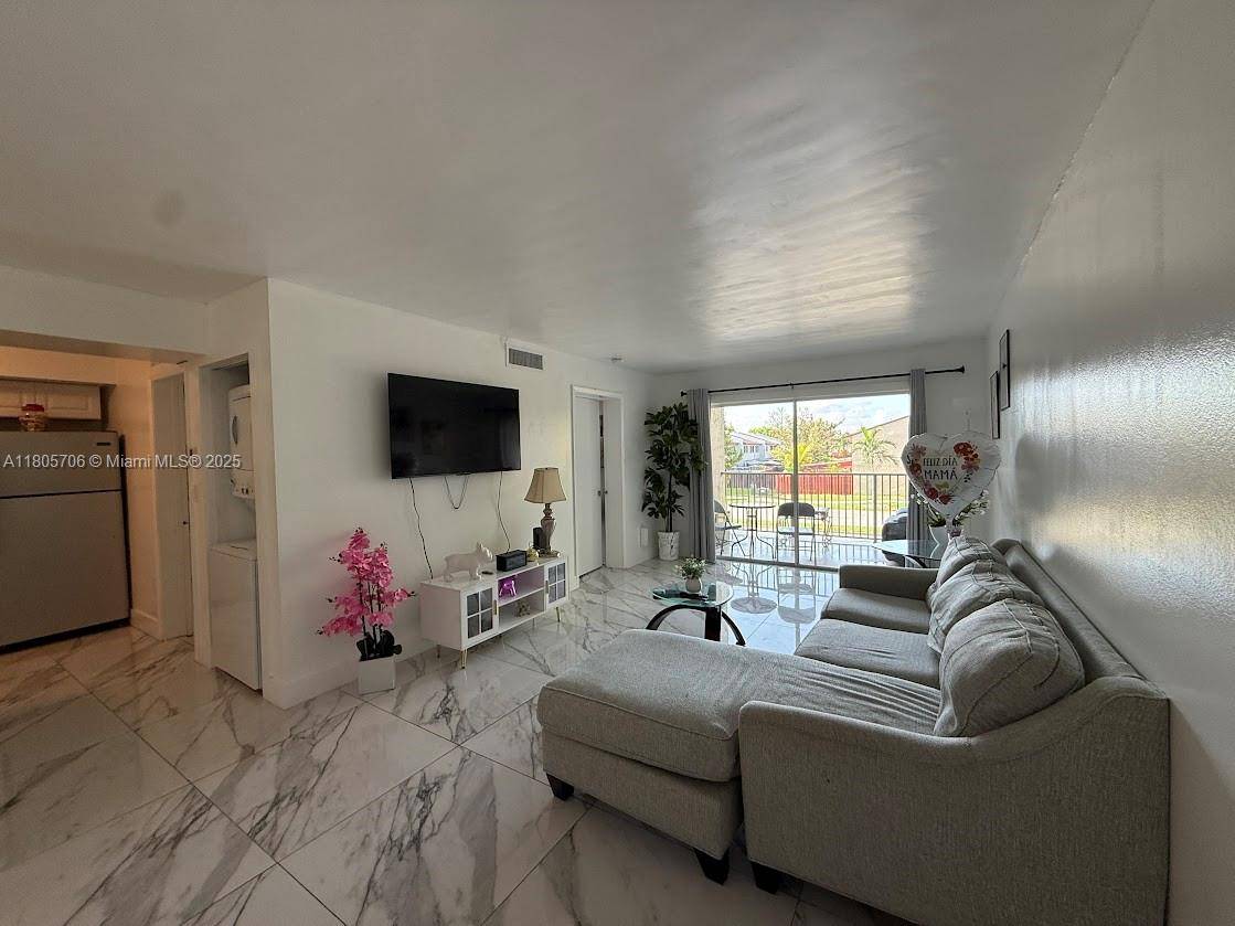 Miami, FL 33193,15241 SW 80th St #207