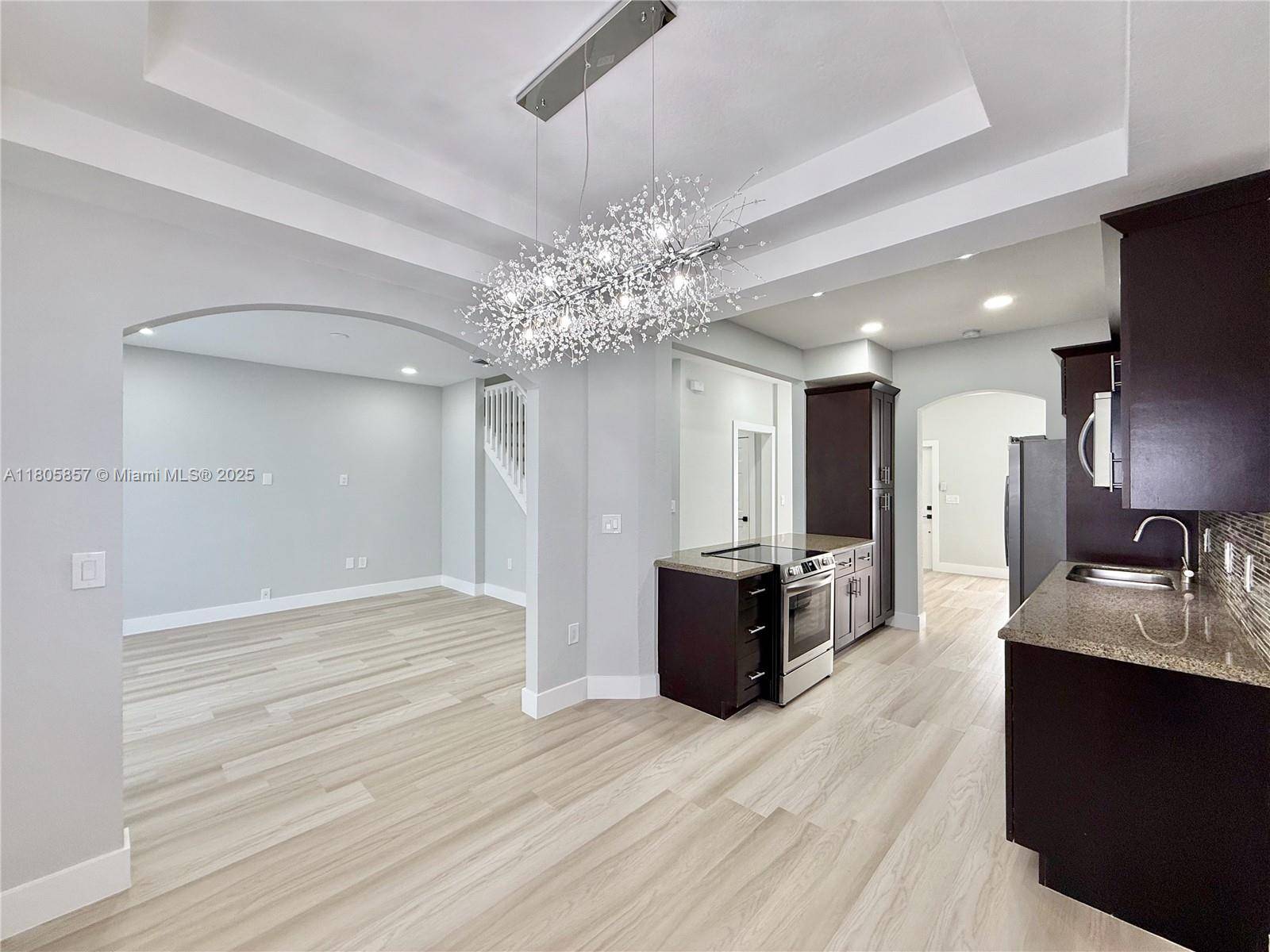 Pembroke Pines, FL 33028,884 NW 170th Ter