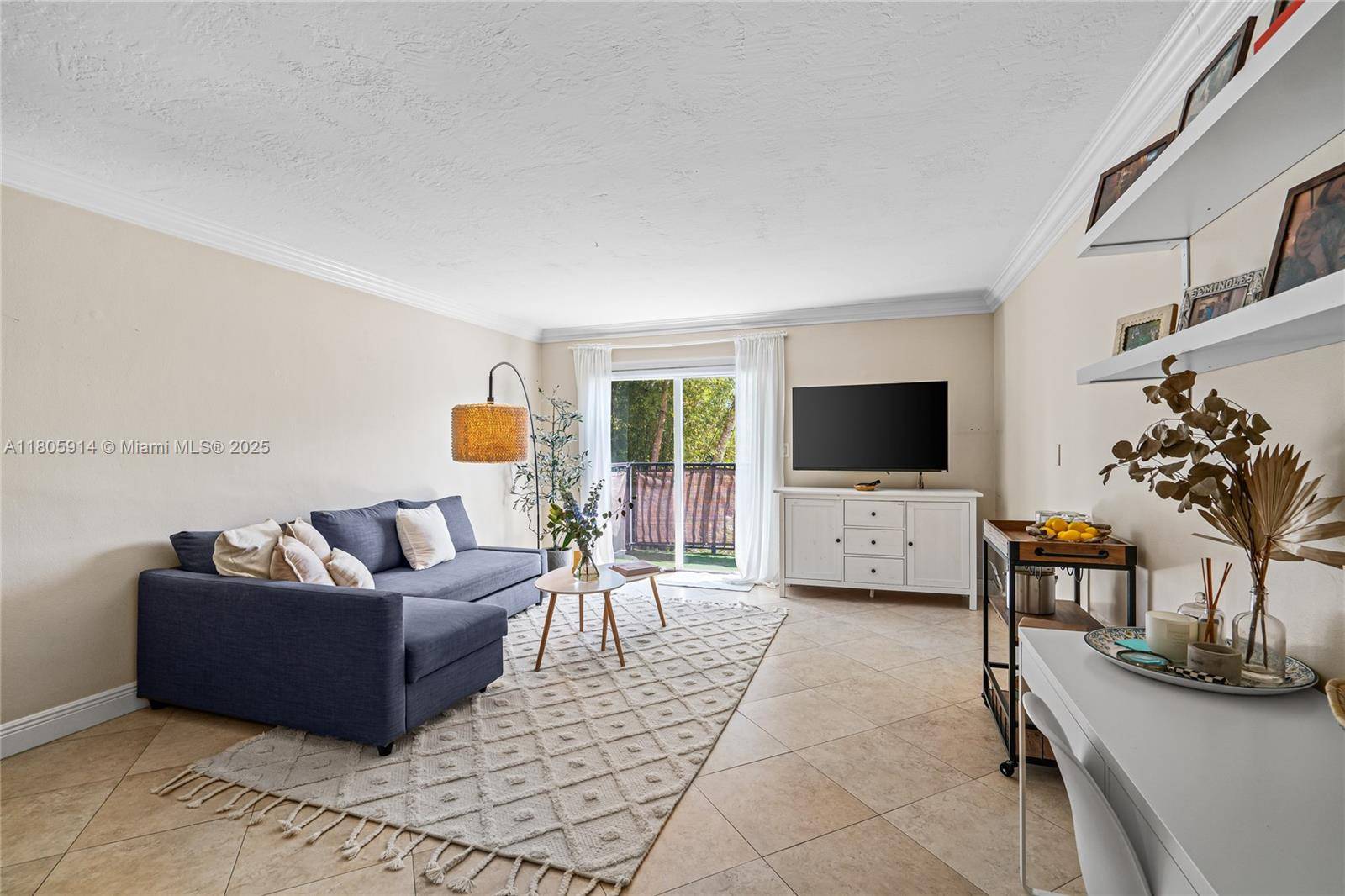 Coral Gables, FL 33133,6815 Edgewater Dr #104