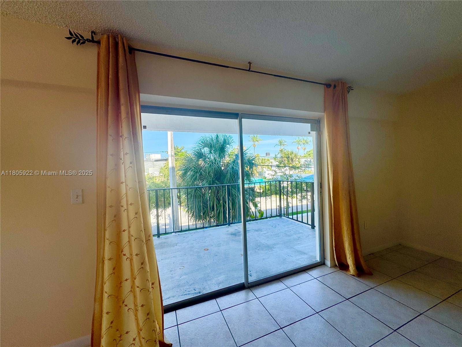 North Miami Beach, FL 33160,16508 NE 26th Ave #201