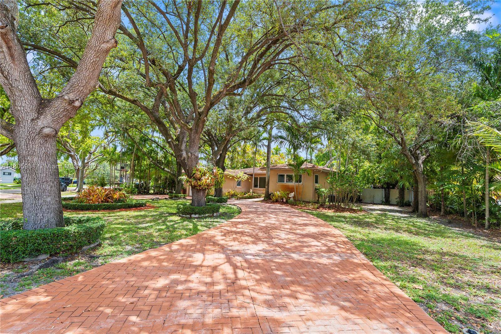 Miami Springs, FL 33166,1090 MEADOWLARK AVE