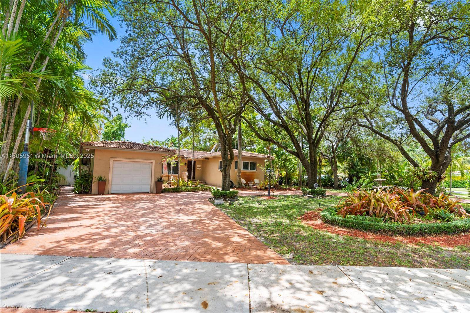 Miami Springs, FL 33166,1090 MEADOWLARK AVE