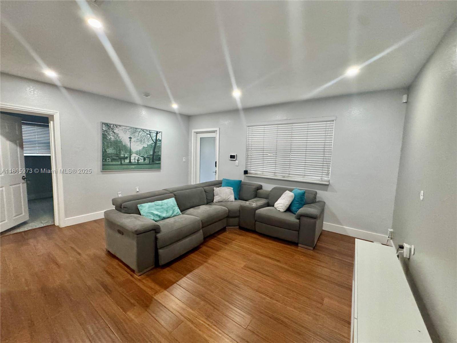 Hollywood, FL 33024,3010 N 73rd Ave