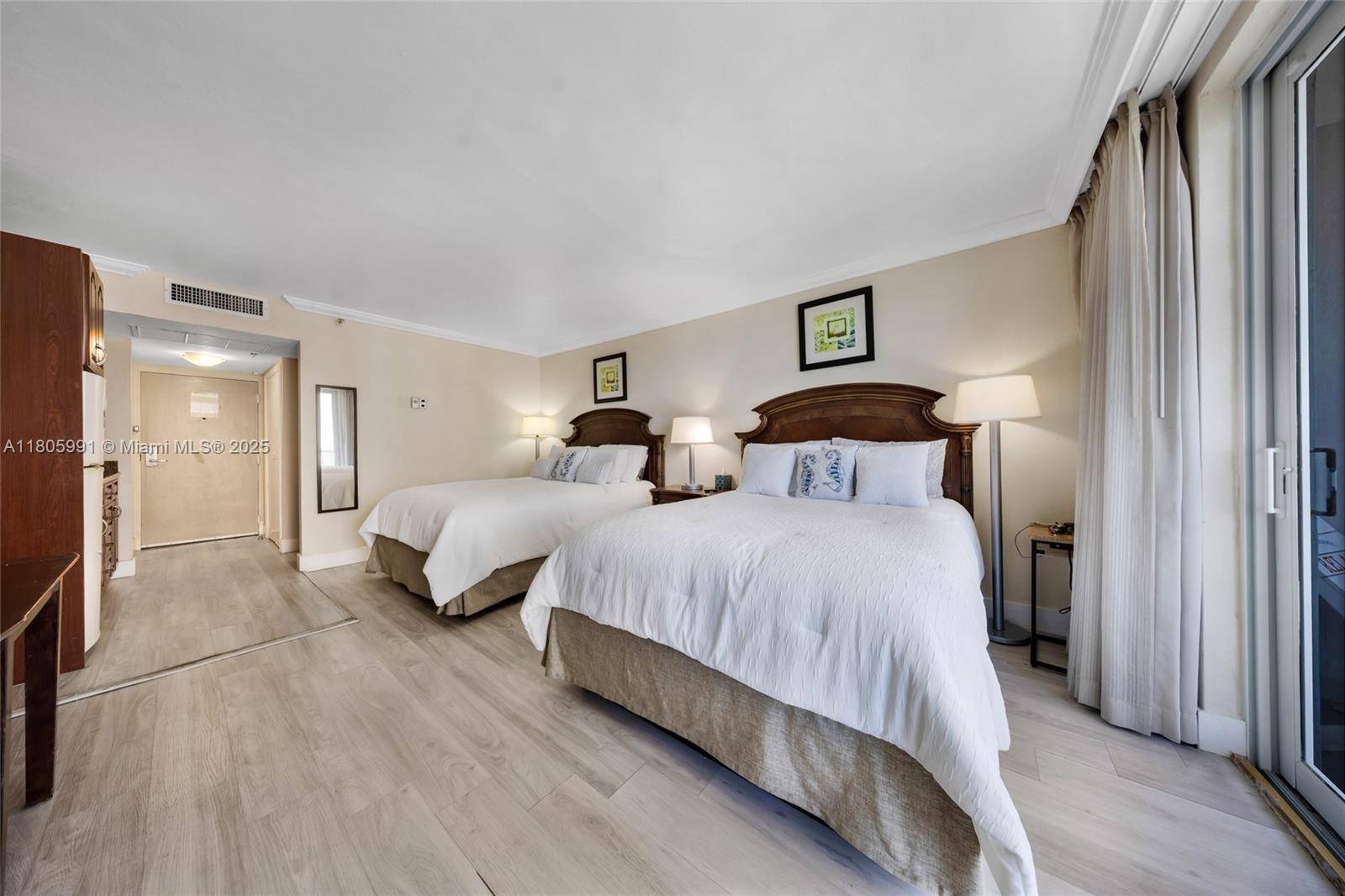Sunny Isles Beach, FL 33160,19201 Collins Ave #721