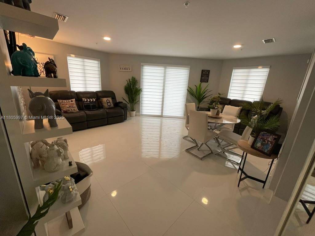 Doral, FL 33178,10950 NW 82nd St #208