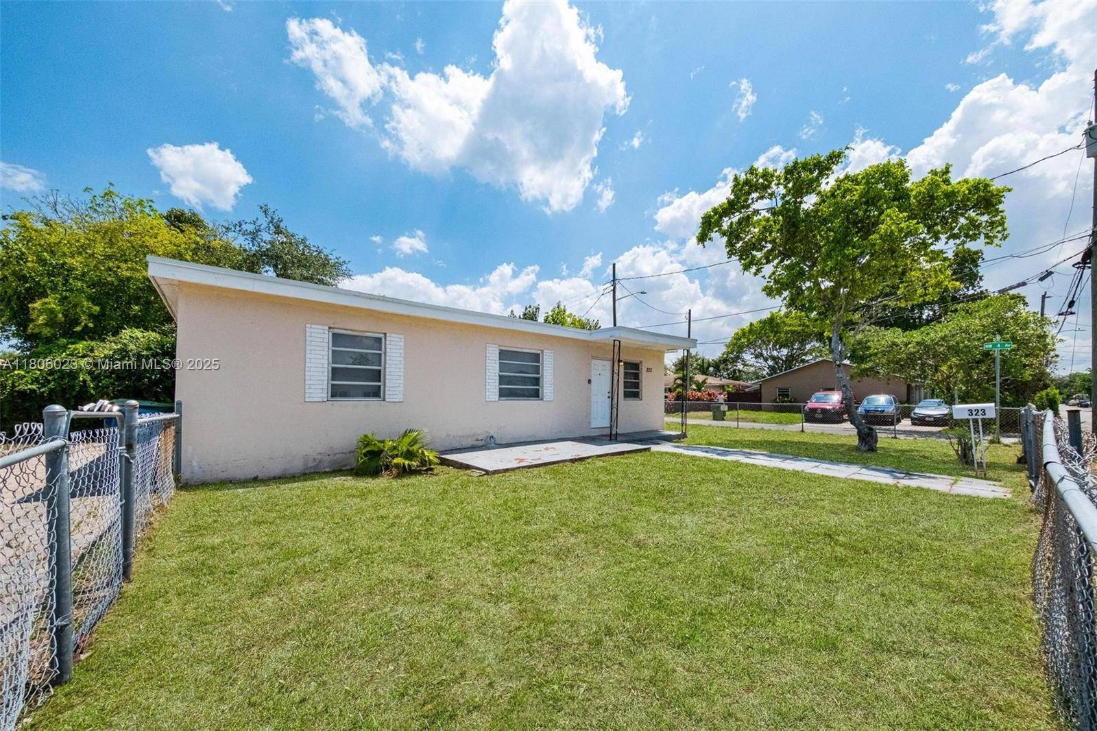 Hallandale Beach, FL 33009,323 NW 9th St