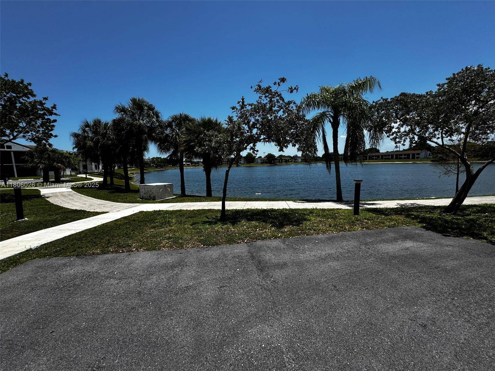 Oakland Park, FL 33309,216 Lake Pointe Dr #120