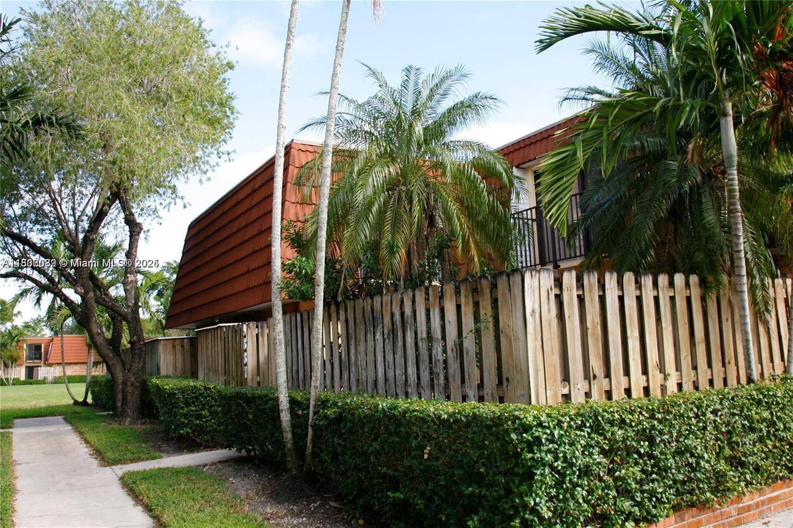 Plantation, FL 33324,9887 NW 6th Ct