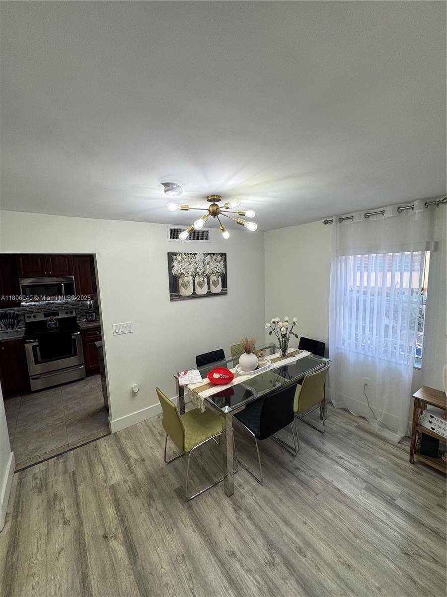 Hialeah, FL 33012,1570 W 46th St #232