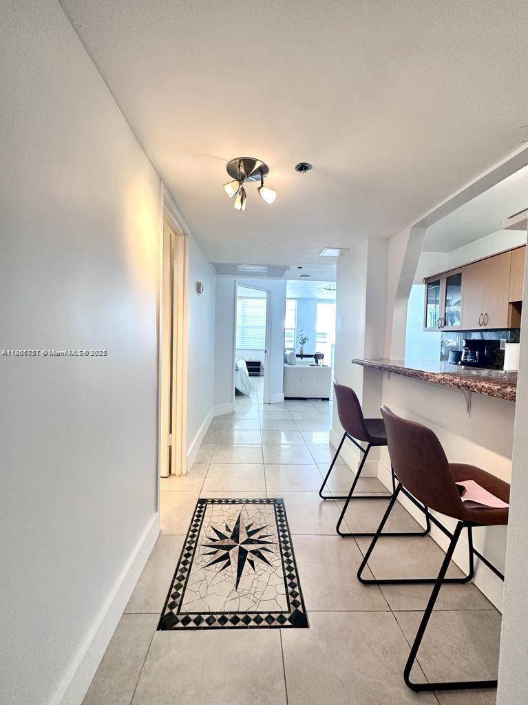 Miami Beach, FL 33139,100 Lincoln Rd #1212