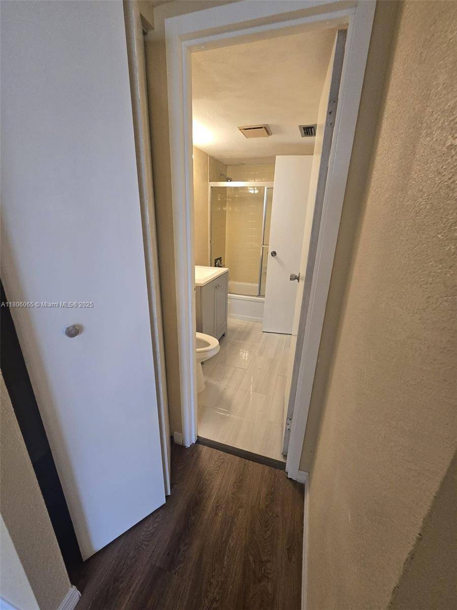 Lauderdale Lakes, FL 33313,2999 NW 48th Ave #245